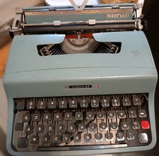 macchine scrivere d epoca olivetti usato  Bologna