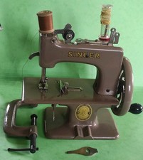 Ancienne petite machine d'occasion  Longueville-sur-Scie
