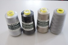 Carretes ILAUKE 40/2 3000 yardas poliéster hilo de coser overlock segunda mano  Embacar hacia Mexico