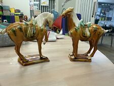 Estatuetas antigas chinesas de cavalo de guerra de cerâmica da dinastia Repro Tang X 2. 6x6,5 pol comprar usado  Enviando para Brazil