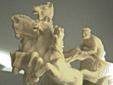 Scultura classica quadriga usato  Legnano