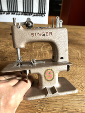 Old sewing machine d'occasion  Expédié en Belgium