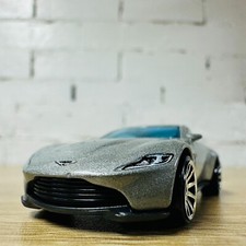 Aston Martin DB10 2017 HW Exotics 5/10 floco de metal prata comprar usado  Enviando para Brazil