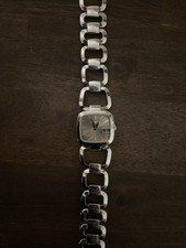 Relógio feminino GUCCI YA125402 Silver Tone 125.4 Series aço inoxidável médio comprar usado  Enviando para Brazil