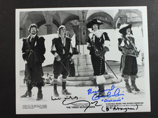 RICHARD CHAMBERLAIN~FOTO AUTOGRAFADA DE MICHAEL YORK TRÊS MOSQUETEIROS~, usado comprar usado  Enviando para Brazil