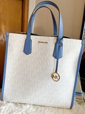 BOLSA TOTE MICHAEL KORS GRANDE NORTE SUL MK LOGOTIPO AZUL FRANCÊS E BAUNILHA, usado comprar usado  Enviando para Brazil