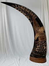CHIFRE DE BÚFALO DE ÁGUA ESCULPIDO À MÃO 17" ALTO com ÁGUIA INTRICADAMENTE ESCULPIDA EM BASE DE MADEIRA comprar usado  Enviando para Brazil