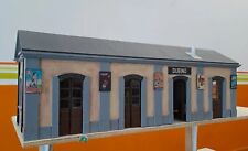 Stazione ferroviaria tipica usato  Italia