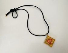 Collier pendentif opium d'occasion Collier pendentif opium d'occasion  Amiens-