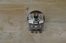 Potenciômetro vintage 1981 CTS 250k Nos 1378117 1/4 eixo dividido #5 comprar usado  Enviando para Brazil