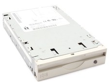 Iomega z100atapi 100mb usato  Spedire a Italy