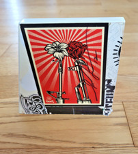 Obey hand signed d'occasion  Vanves