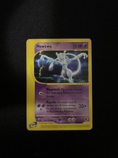 Mewtwo rare regular usato  Stignano