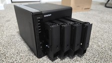 Qnap 004 bay d'occasion  Expédié en Belgium