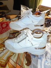 Moda pelle ladies for sale  FLEET