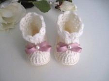 Scarpine neonata uncinetto usato Scarpine neonata uncinetto usato  Zoagli