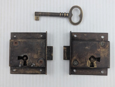 Lote de 2 fechaduras de montagem embutida de aço com chave de esqueleto para gaveta de porta de mesa de armário comprar usado Lote de 2 fechaduras de montagem embutida de aço com chave de esqueleto para gaveta de porta de mesa de armário comprar usado  Enviando para Brazil