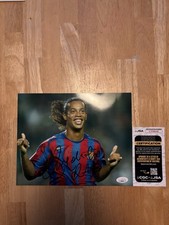 Foto 8x10 assinada pelo Barcelona Ronaldinho. Certificado de autenticidade JSA comprar usado  Enviando para Brazil