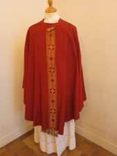 Red priest chasuble d'occasion  Expédié en Belgium