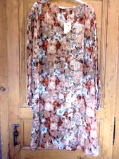 Cream robe neuve d'occasion  Blainville-sur-l'Eau