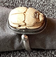 Bague scarabée égyptien d'occasion  Puy-l'Évêque