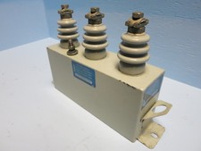 Capacitor de proteção contra sobretensão ABB 1N03180A07C 180 kVAC 4160/2400 V 3 polos FILME-VAR comprar usado  Enviando para Brazil