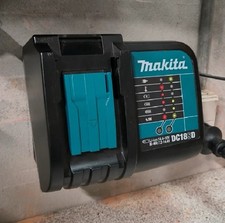 Wandhalterung makita dc18ra gebraucht kaufen  Hagen im Bremischen