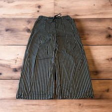 Calça estilo linho listrada perna larga folgada estilo vintage em preto/cinza. Tamanho M. comprar usado Calça estilo linho listrada perna larga folgada estilo vintage em preto/cinza. Tamanho M. comprar usado  Enviando para Brazil