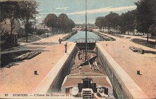 77. nemours. locks. d'occasion  Expédié en Belgium