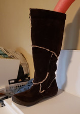 Women kalso earth for sale  Hurdle Mills