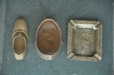 Bandejas de cinzas vintage de latão de boa qualidade gravadas artesanais formas diferentes 3 peças, usado comprar usado  Enviando para Brazil
