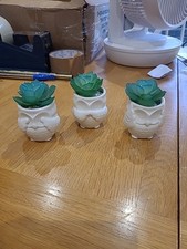 Three white ceramic for sale  HULL