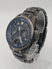 Montre solaire radio d'occasion  Expédié en France