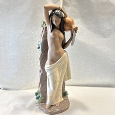 Statuetta lladro donna usato  Formigine