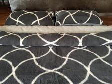 Set lusso lana usato Set lusso lana usato  Spedire a Italy