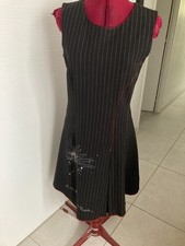 Robe noire rayée d'occasion  Castelginest