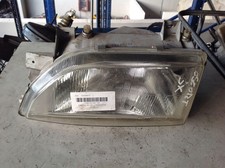 Faro anteriore sinistro usato  Italia