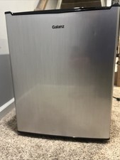 Mini nevera Galanz de 2,7 pies cúbicos de una puerta de ancho 19,1" segunda mano  Embacar hacia Mexico