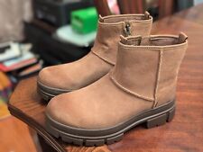 Ugg skyview classic for sale  Lawrenceville