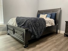 Matching queen bedroom for sale  Lafayette
