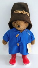 Oso Paddington de colección peluche suave con abrigo azul, sombrero y botas de agua rojas segunda mano  Embacar hacia Mexico