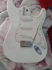 Corps stratocaster olympic d'occasion  Avesnes-le-Comte