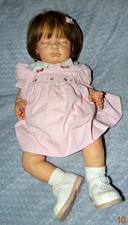 Boneca bebê menina renascida Lucy por Tina Kewy cabelo humano 23" extras prontos para o Natal comprar usado  Enviando para Brazil