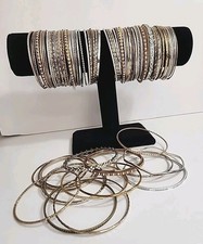 Lote de 85 pulseiras empilháveis para festa tom dourado/prata TODO METAL comprar usado Lote de 85 pulseiras empilháveis para festa tom dourado/prata TODO METAL comprar usado  Enviando para Brazil