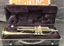 Trompete de instrumento clássico Yamaha bronze dourado três válvulas com estojo, usado comprar usado  Enviando para Brazil