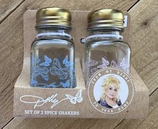 Usado, NOVO Conjunto de 2 Shakers de Especiarias Dolly Parton Sal e Pimenta Borboleta comprar usado  Enviando para Brazil