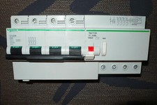 Disjoncteur differentiel 80a d'occasion  Barr