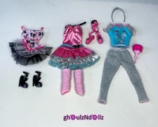 LOTE #R4251 Mattel Barbie Fashionistas 3 Outfit Fashion Pack 2009 Ballet. comprar usado LOTE #R4251 Mattel Barbie Fashionistas 3 Outfit Fashion Pack 2009 Ballet. comprar usado  Enviando para Brazil