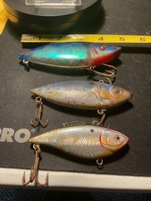 3 grandes iscas de pesca armadilha de chocalho para almiscarada, barbatana de lúcio. Todos precisam de limpeza., usado comprar usado  Enviando para Brazil