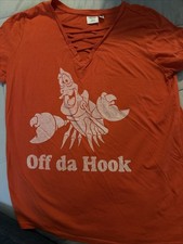 Camiseta Feminina Disney Parks x Junk Food Vermelha Sebastian OFF DA HOOK MÉDIA comprar usado  Enviando para Brazil